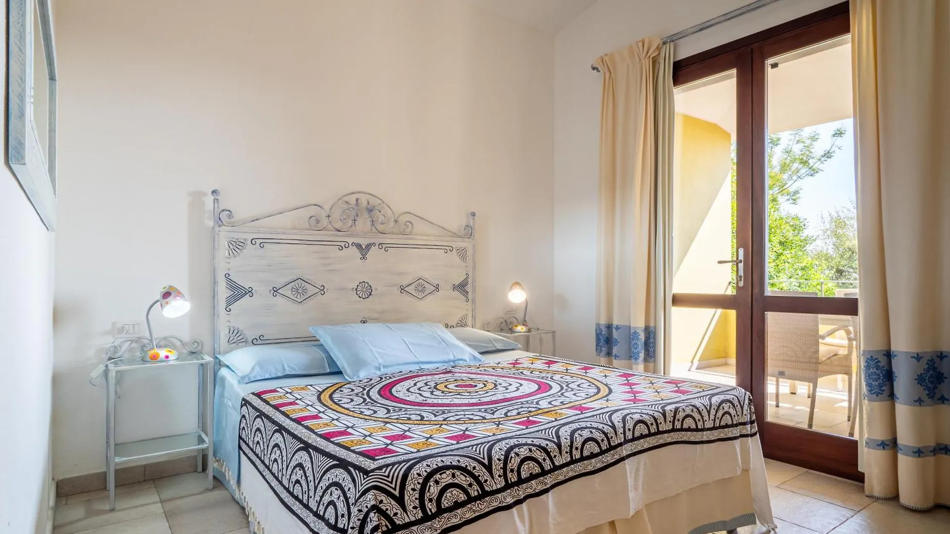 Ollastu Apartments Villasimius Italien
