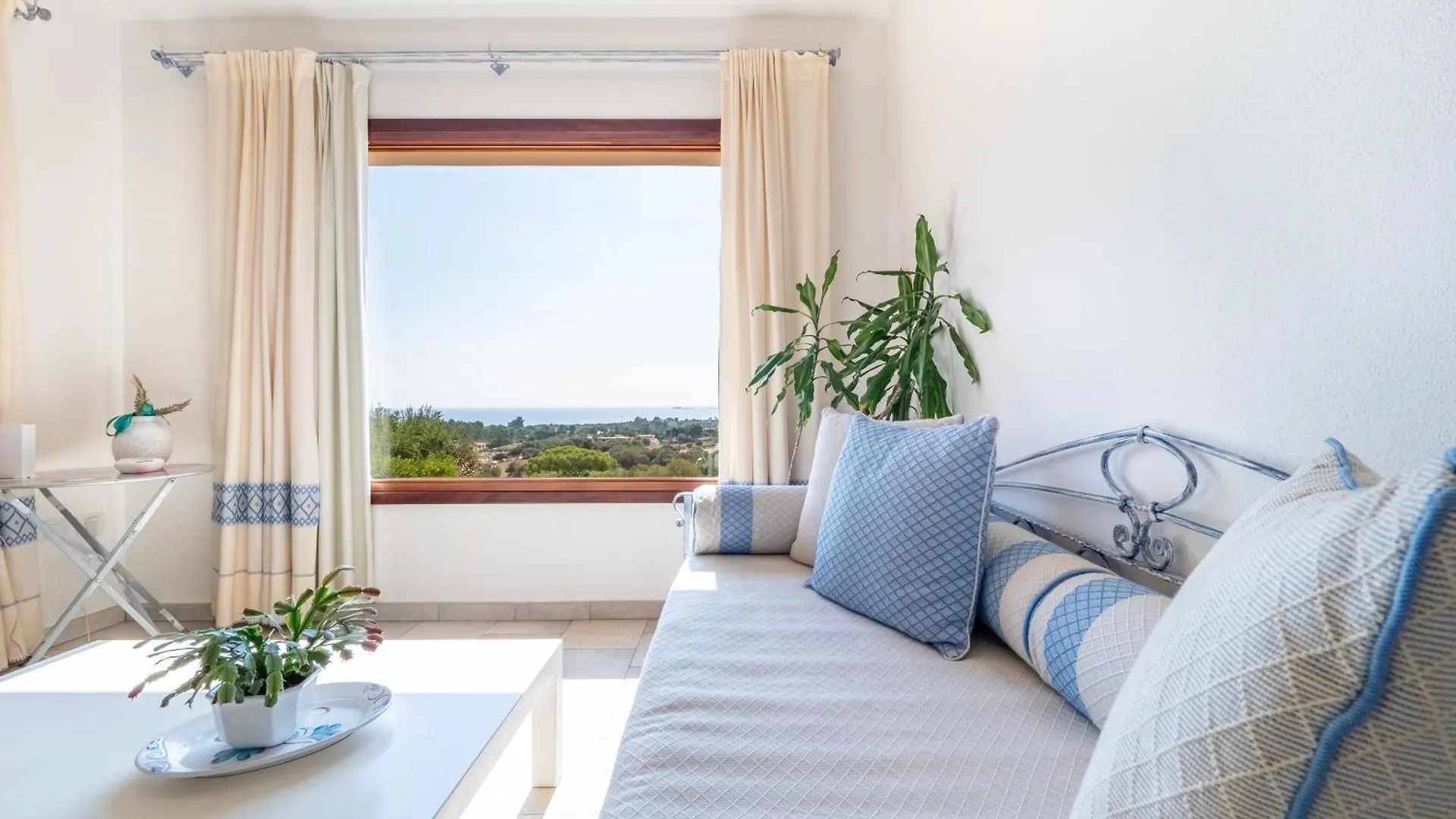 Ollastu Apartments Villasimius